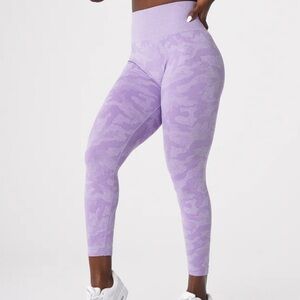 NVGTN Lilac Camo Seamless Leggings
